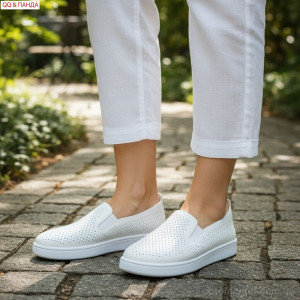 Сліпони жіночі B5861-1-1 QQ&Панда білий оптом от Optomarket